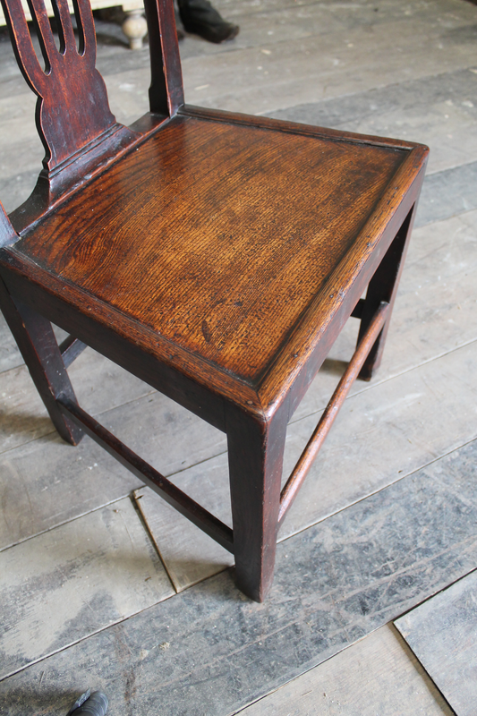 An 18th c Hepplewhite syle elm side chair