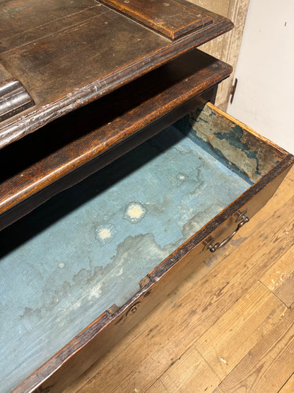A provincial George III linen press with screw mechanism