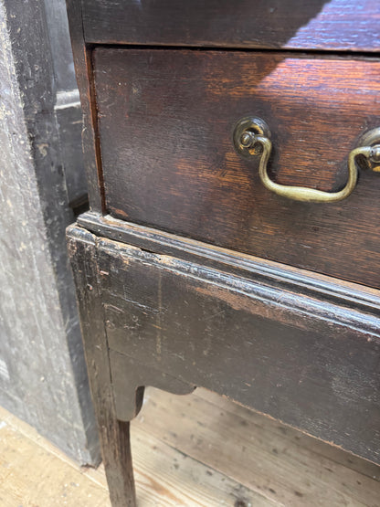 A provincial George III linen press with screw mechanism