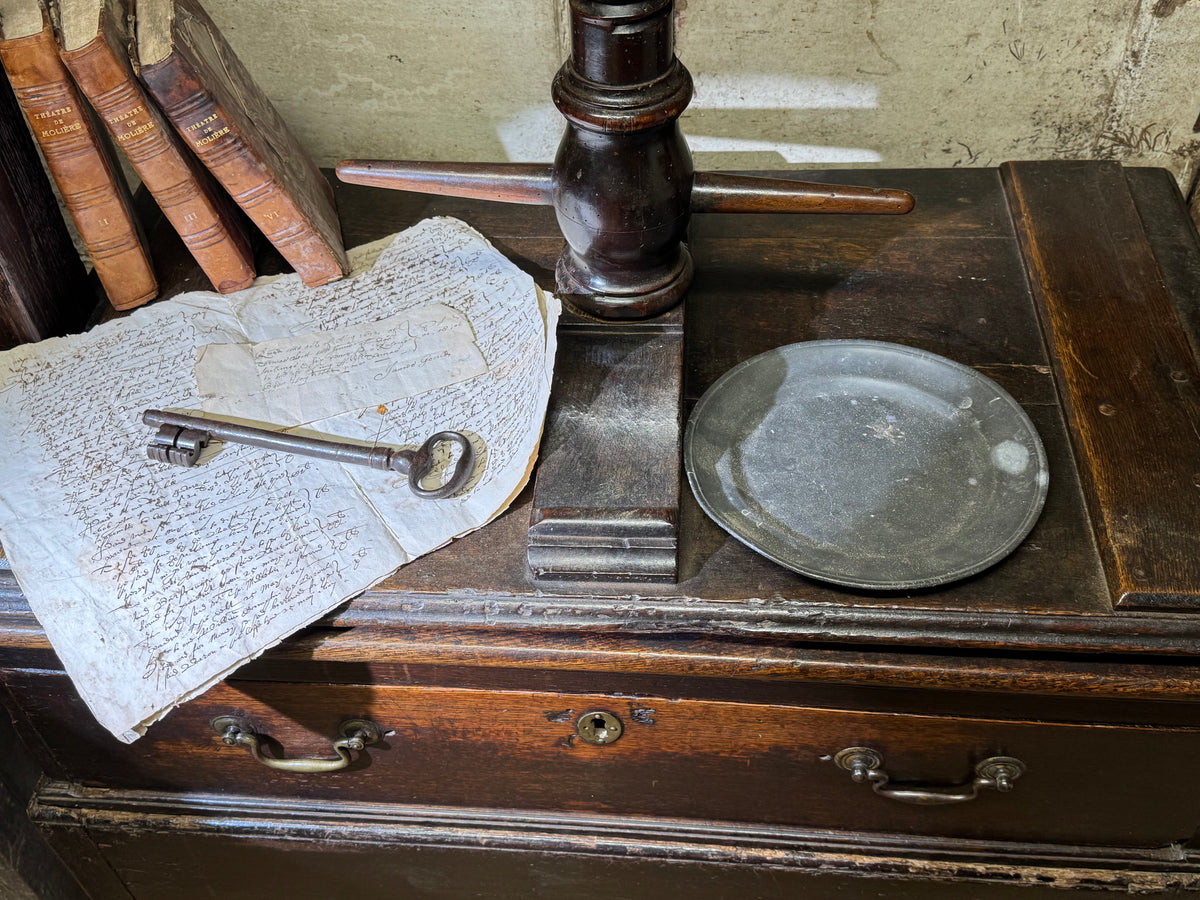 A provincial George III linen press with screw mechanism