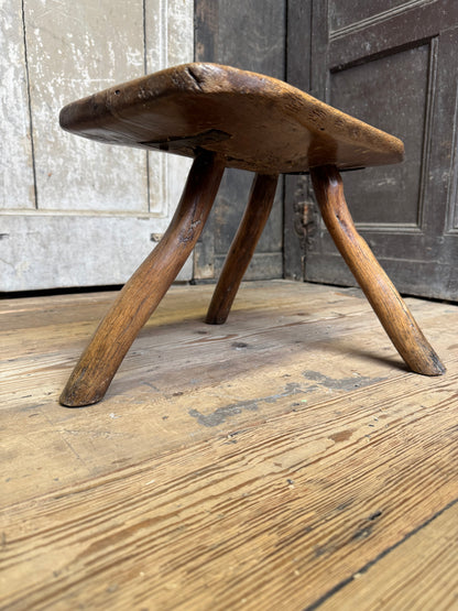 18th century vernacular oak stool with hedgerow splayed legs and blacksmith repairs c. 1790