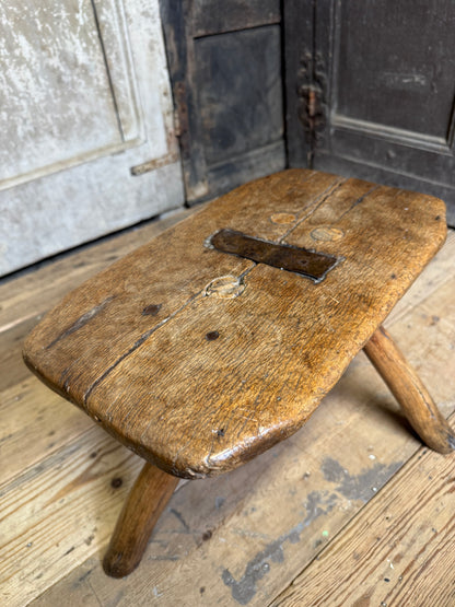 18th century vernacular oak stool with hedgerow splayed legs and blacksmith repairs c. 1790