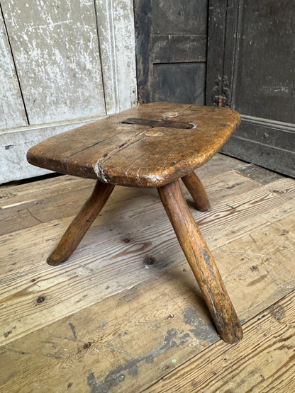 18th century vernacular oak stool with hedgerow splayed legs and blacksmith repairs c. 1790