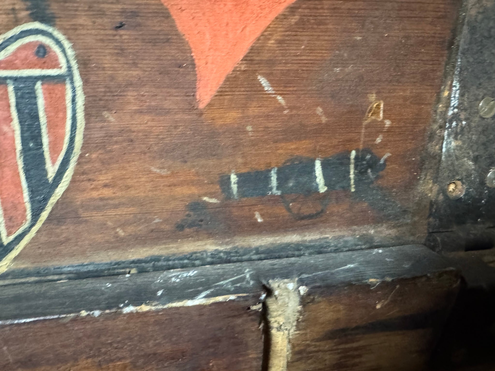 An early 19th century Anglo-American seaman's chest