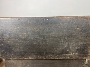 An early 19th century Anglo-American seaman's chest