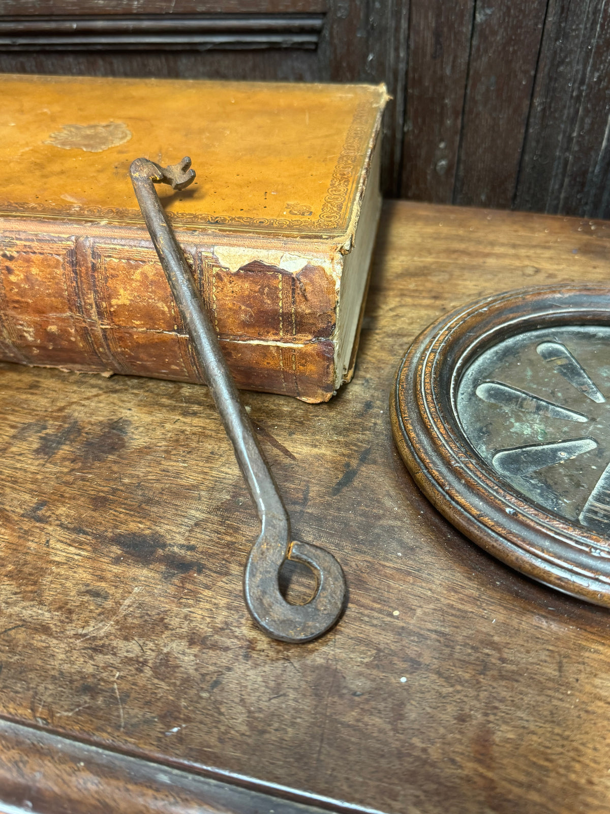 An 18th century skeleton key or lock pick