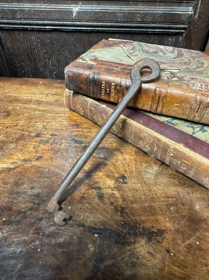 An 18th century skeleton key or lock pick