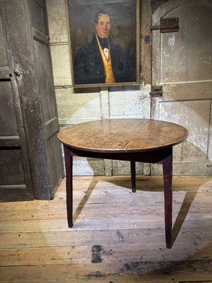 An  early 19th century Welsh oak cricket table of good colour