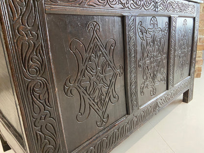 17th century joined oak chest, Exeter chest with Thomas Dennis connections