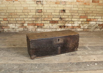 A small 17th c oak chest