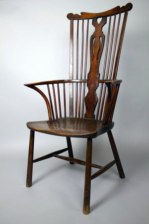 Super late 18th century comb back Windsor chair