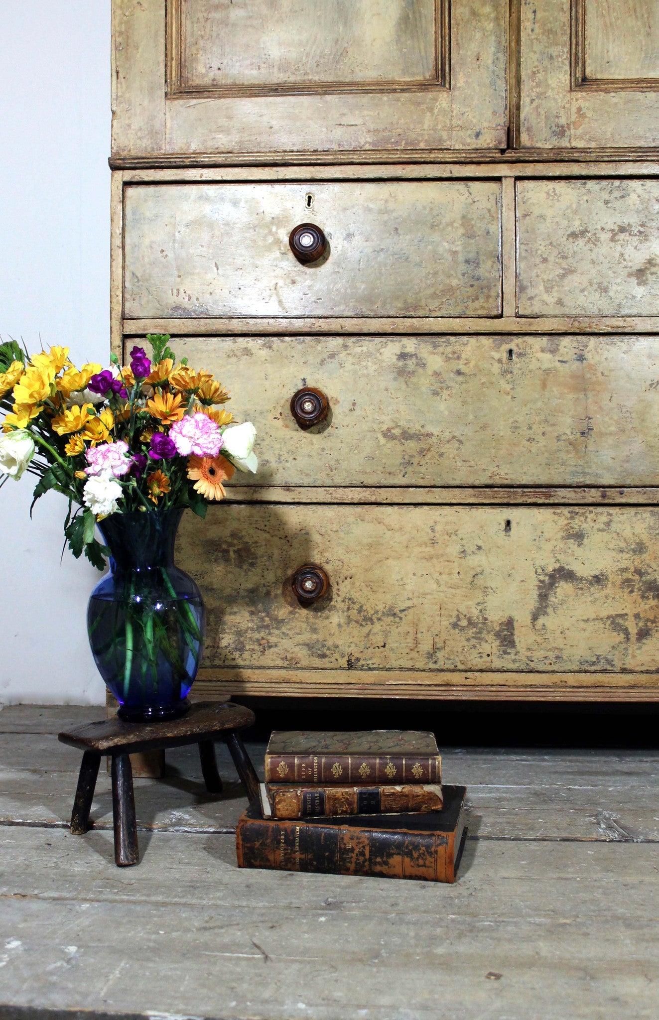 Large Regency linen press in original paint