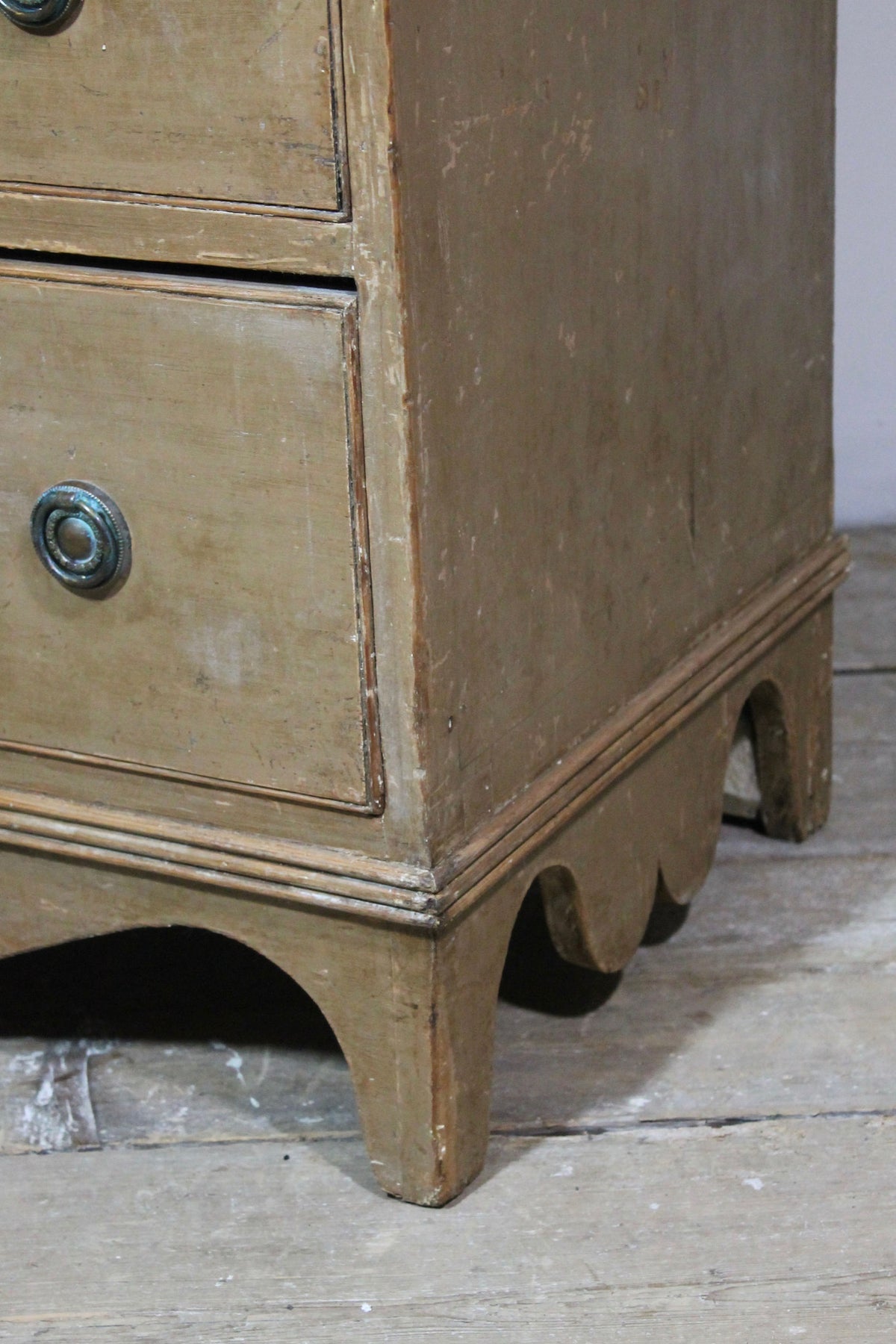 Derbyshire Regency chest of drawers in original paint