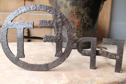 Large early 20th century branding iron initials "FT"