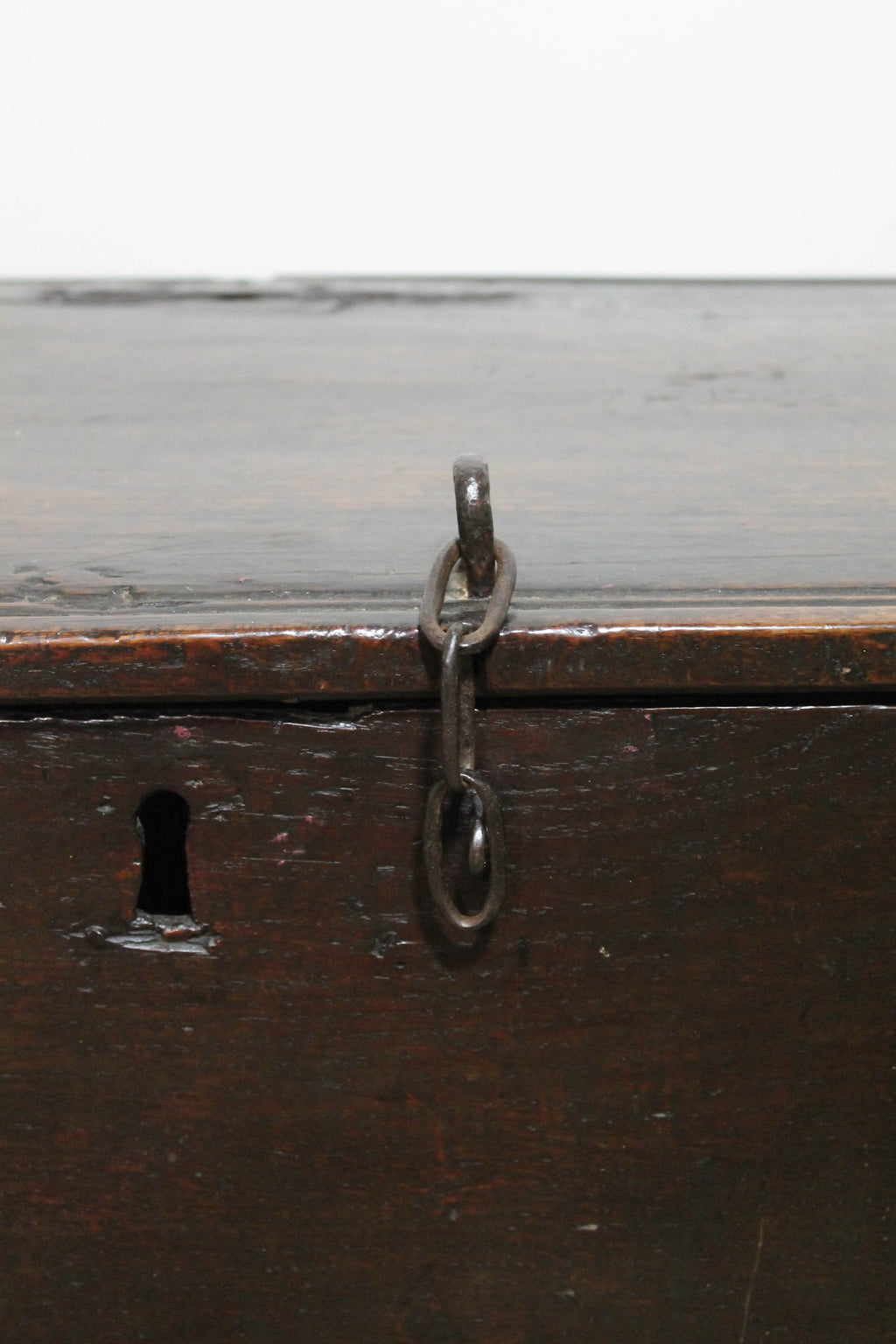 Late 17th century simple English oak boarded chest
