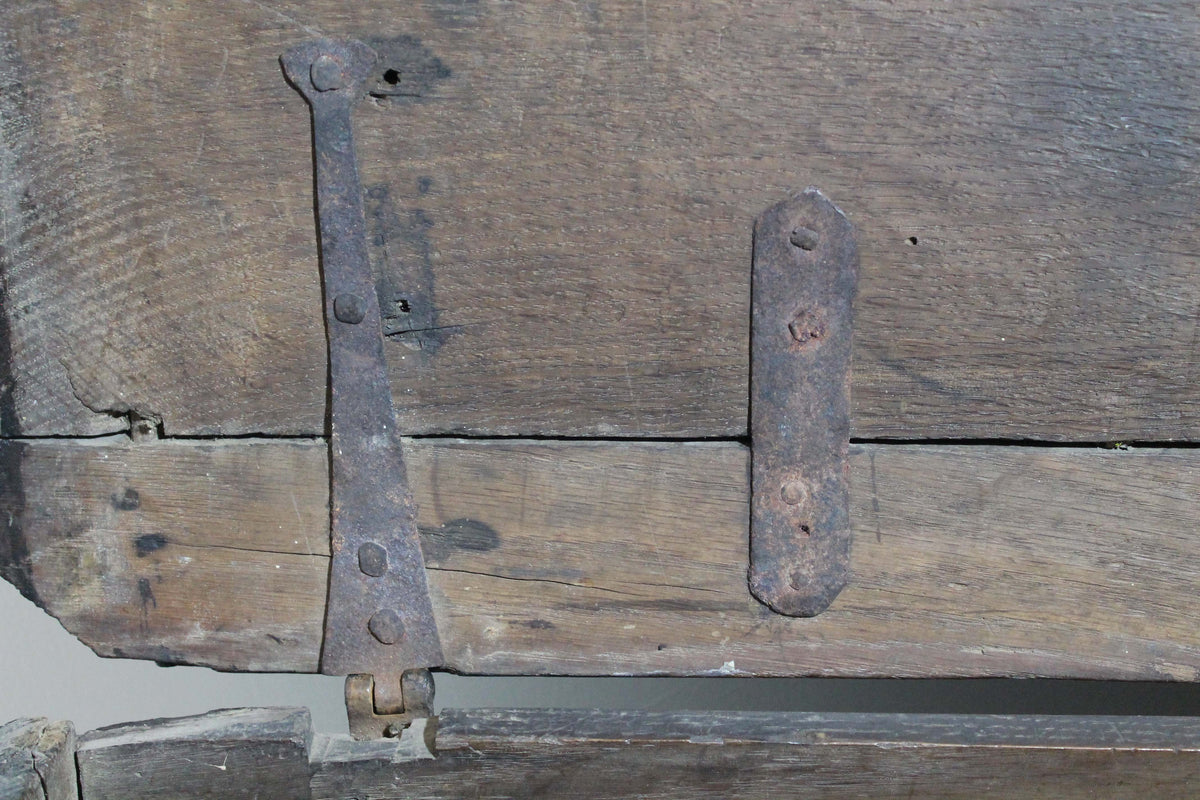 Late 17th century simple English oak boarded chest