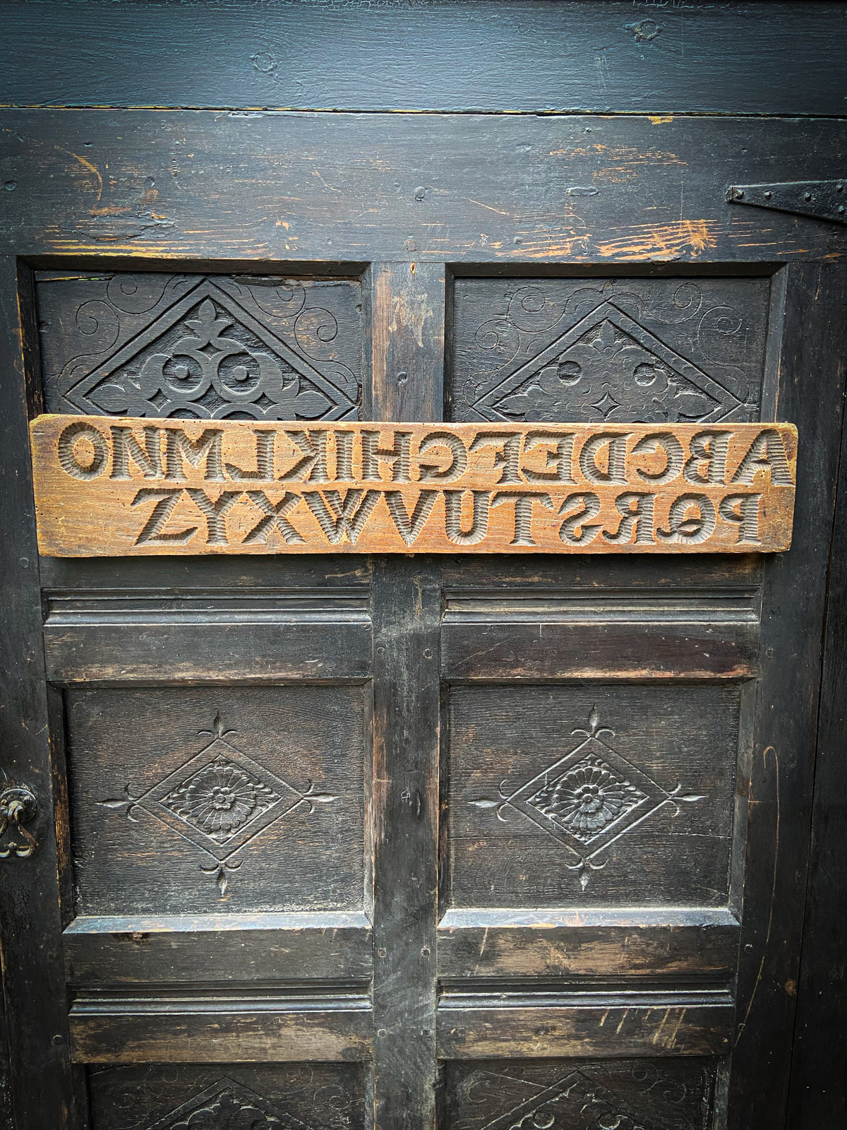 Late 18th century alphabet gingerbread mould