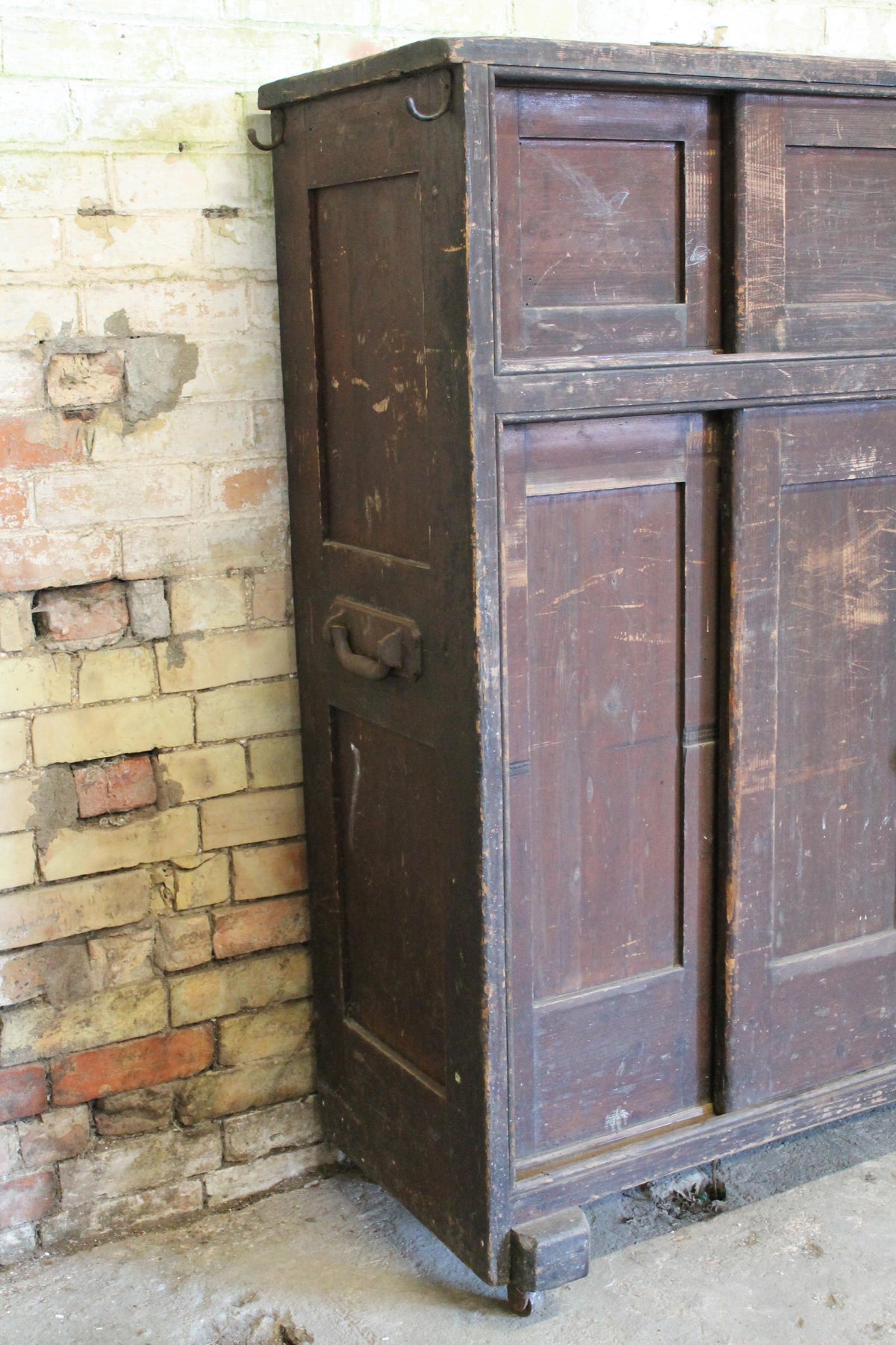 Large Georgian huffer cupboard from a country house