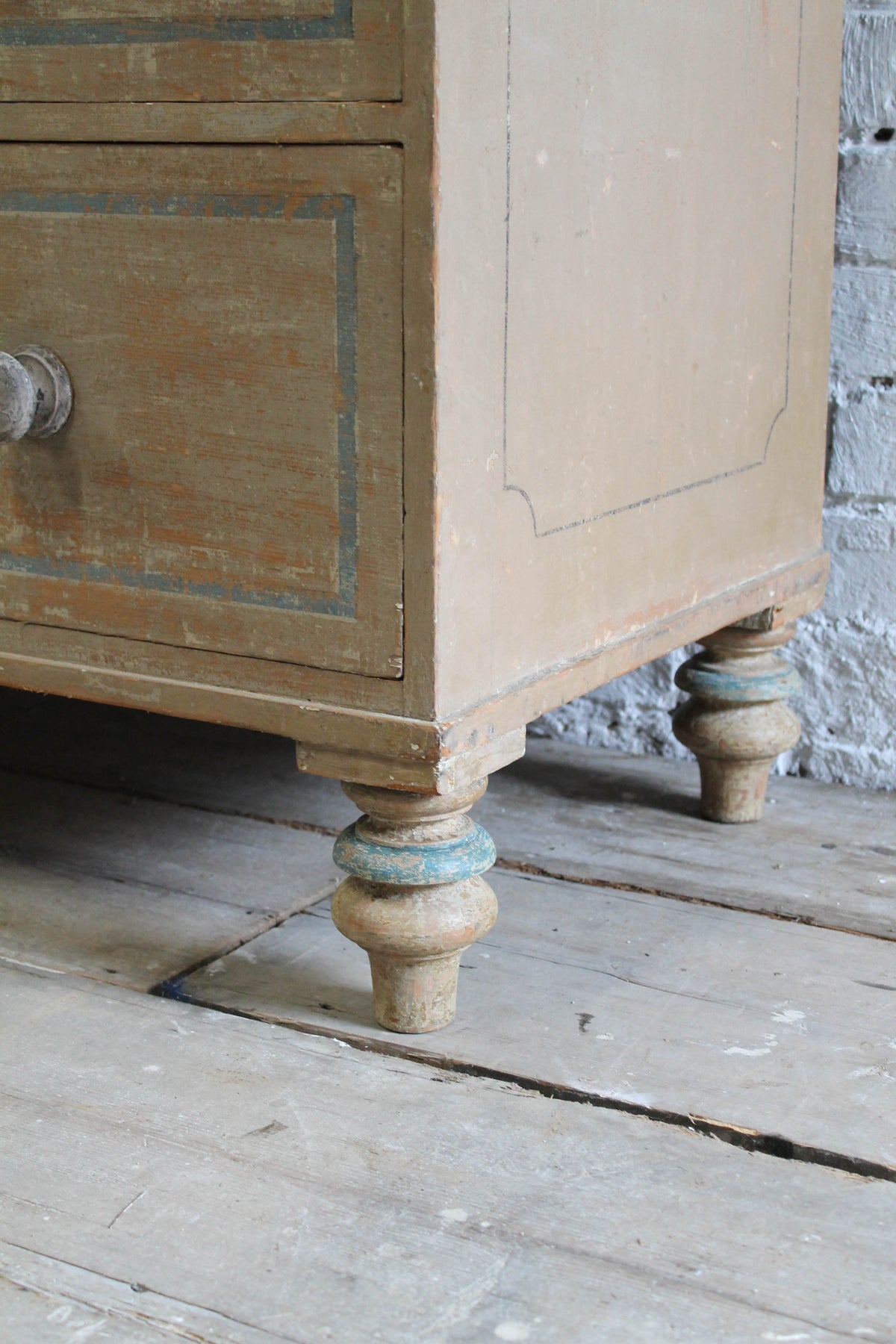 19th c chest of drawers in the original paint