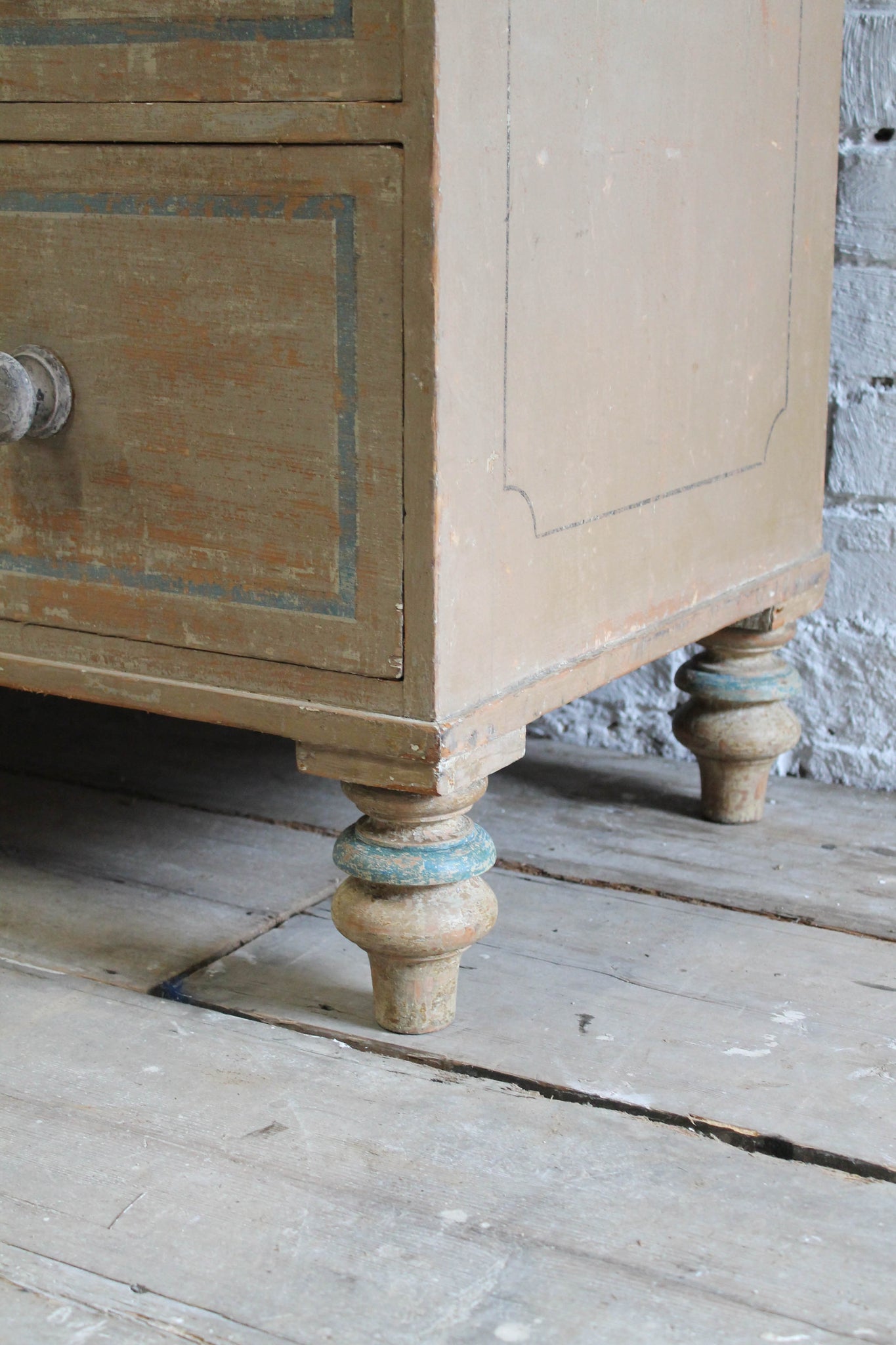 19th c chest of drawers in the original paint