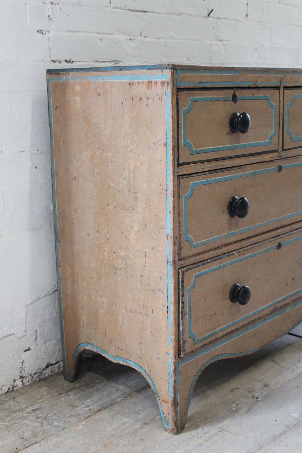 Regency chest of drawers in original paint c. 1825
