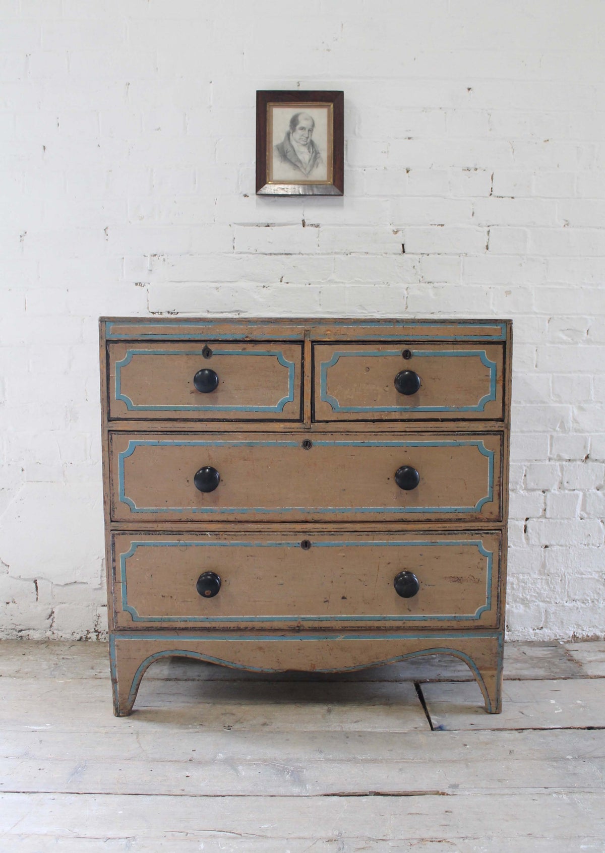 Regency chest of drawers in original paint c. 1825