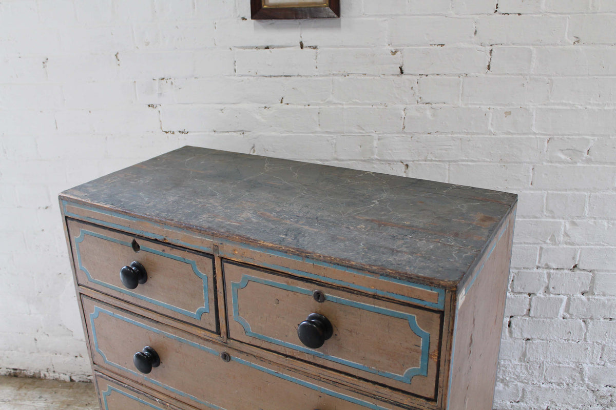 Regency chest of drawers in original paint c. 1825