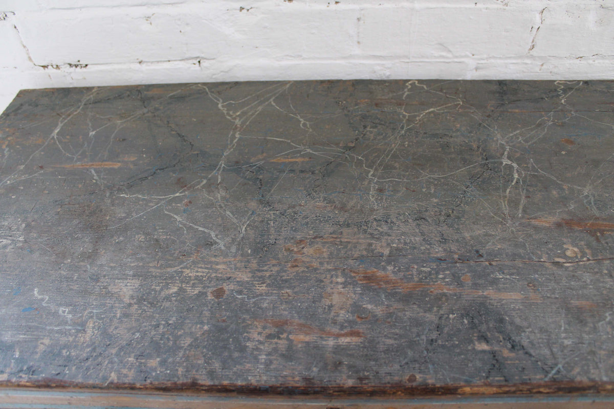 Regency chest of drawers in original paint c. 1825