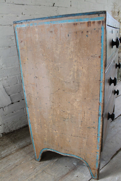 Regency chest of drawers in original paint c. 1825