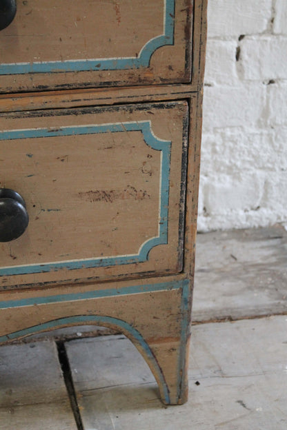 Regency chest of drawers in original paint c. 1825