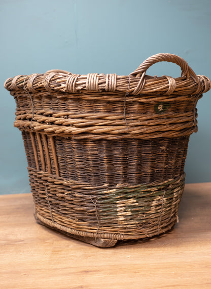 Large scale French champagne basket