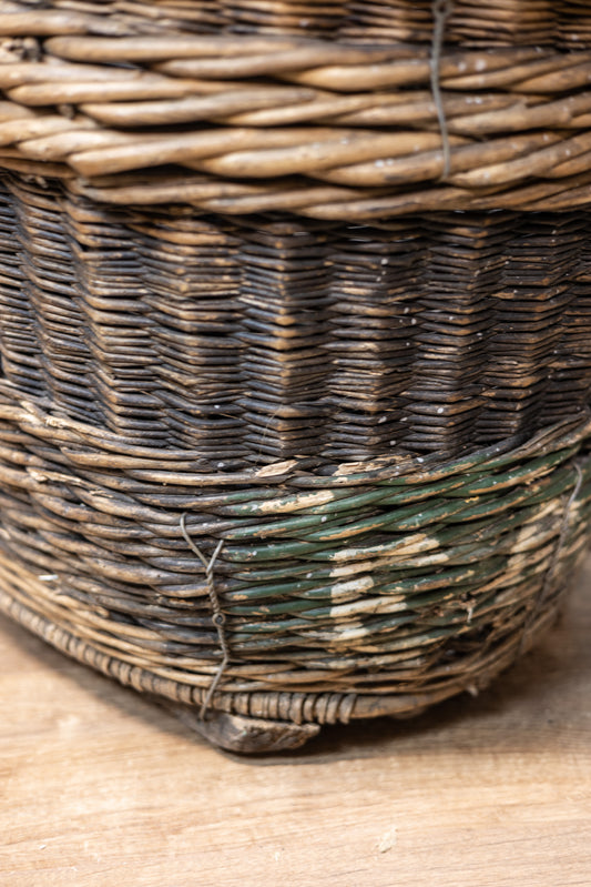 Large scale French champagne basket