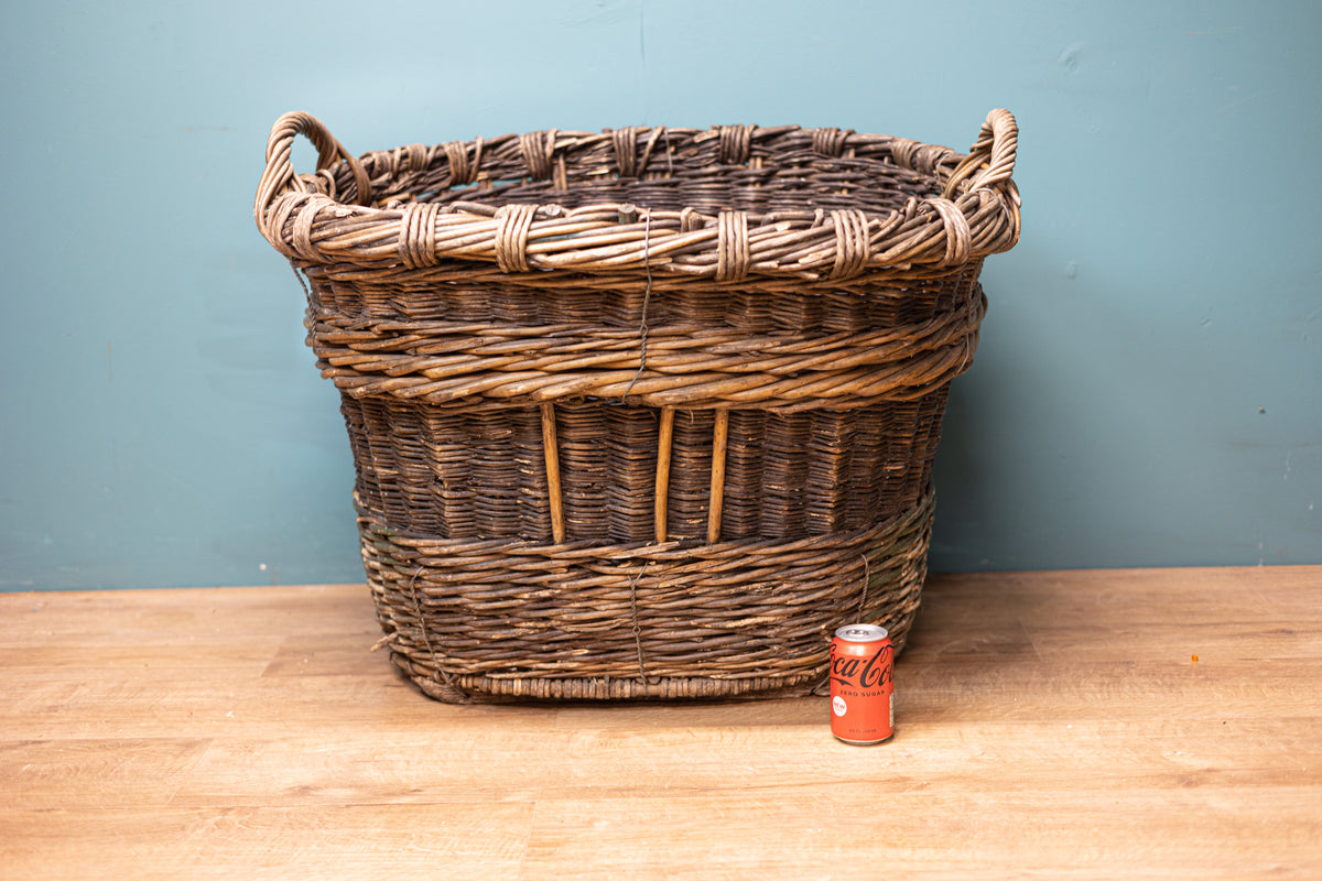 Large scale French champagne basket